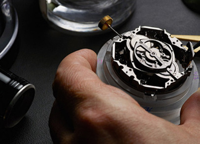 万国手表如何更换电池（电池更换）